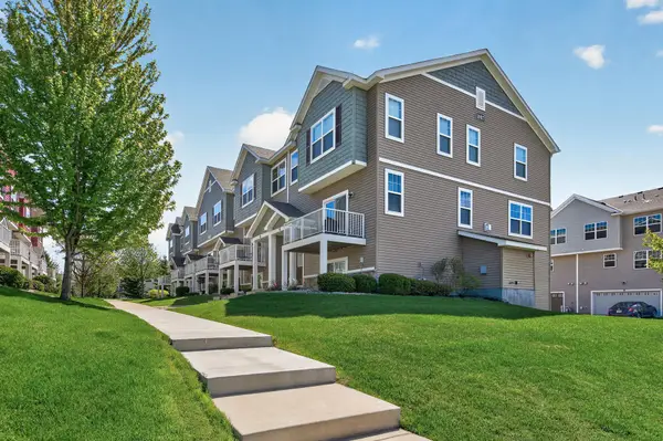 1957 Commonwealth Boulevard #4, Chanhassen, MN 55317