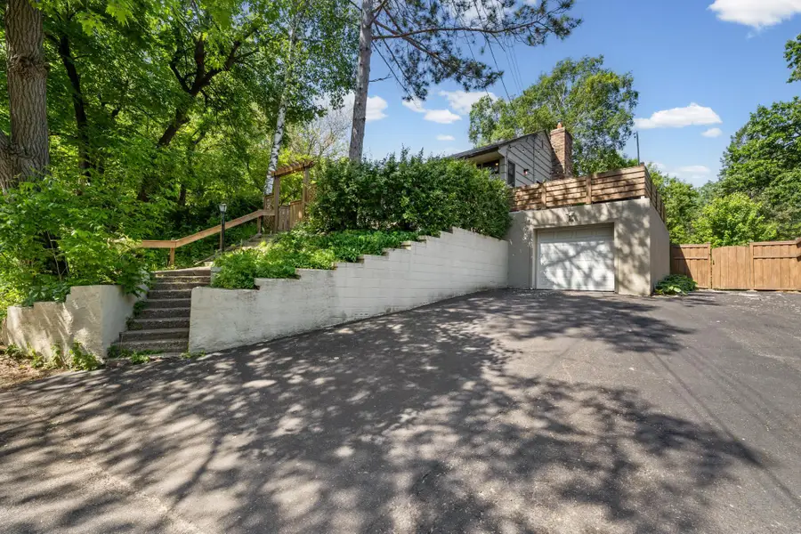 1115 W Medicine Lake Drive, Plymouth, MN 55441 - #2
