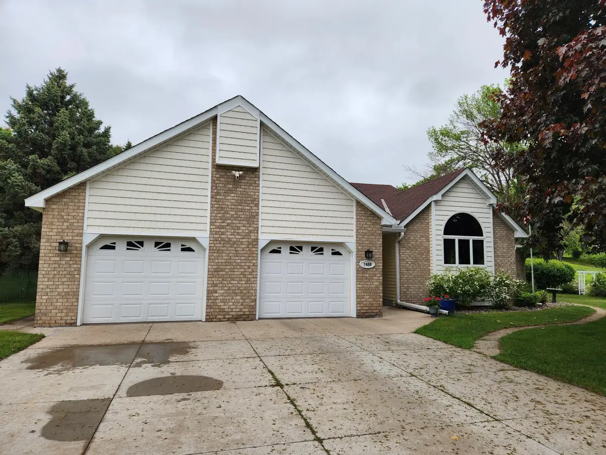 7488 Newbury Road, Woodbury, MN 55125 - #1