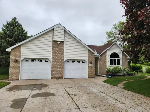 7488 Newbury Road, Woodbury, MN 55125