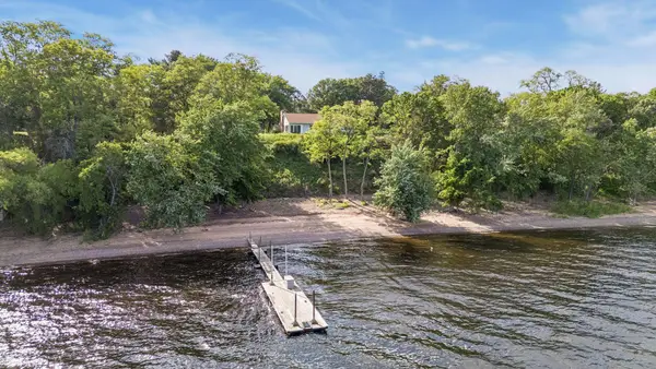 145 Lakeland Shores Road N, Lakeland Shores, MN 55043