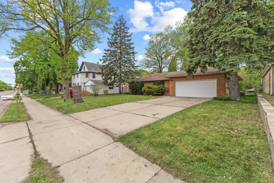 2085 Hamline Avenue N, Roseville, MN 55113 - #3