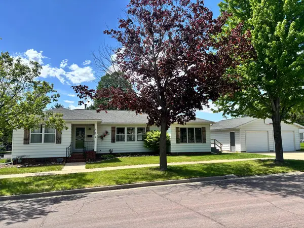 414 S Dewey Street, Fairmont, MN 56031