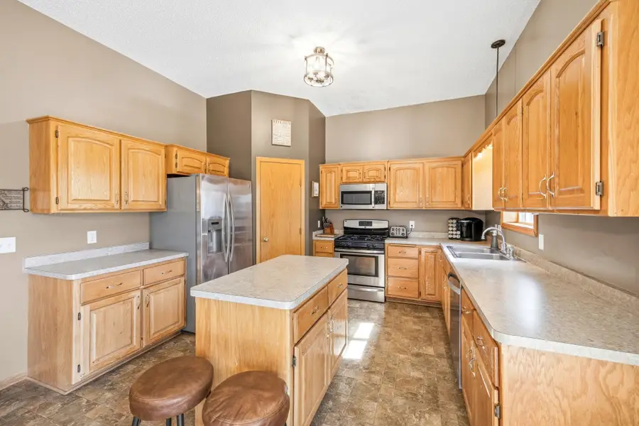 7364 Lambert Avenue Ne, Albertville, MN 55301 - #3