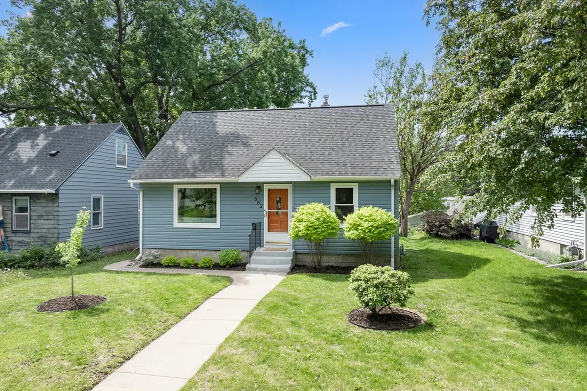 582 36 1/2 Avenue Ne, Minneapolis, MN 55418 - #1