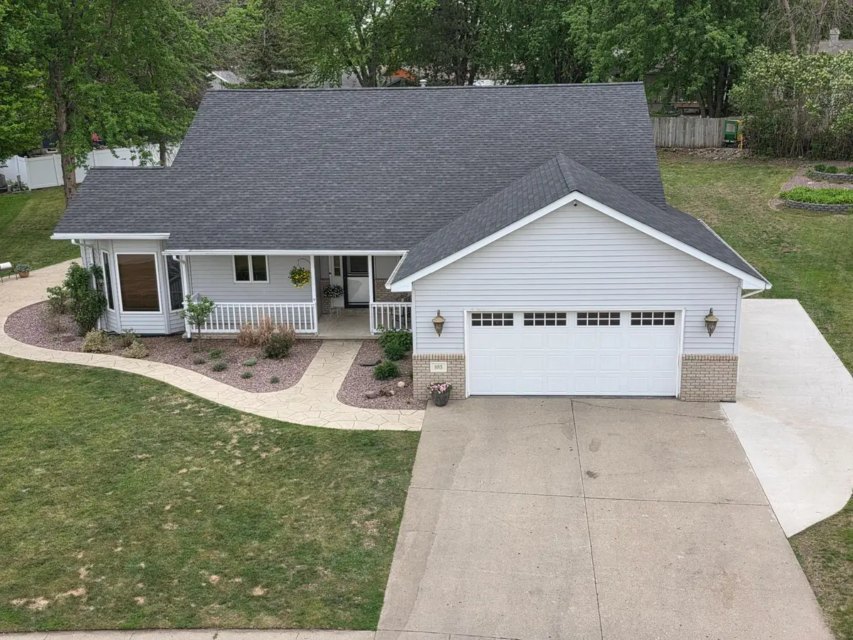 885 Briarwood Drive, Worthington, MN 56187 - #1