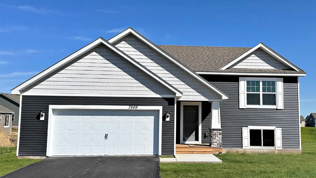 1662 Shasta Drive, Shakopee, MN 55379 - #1