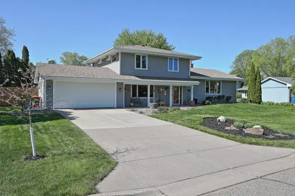 716 Eldridge Avenue E, Maplewood, MN 55117