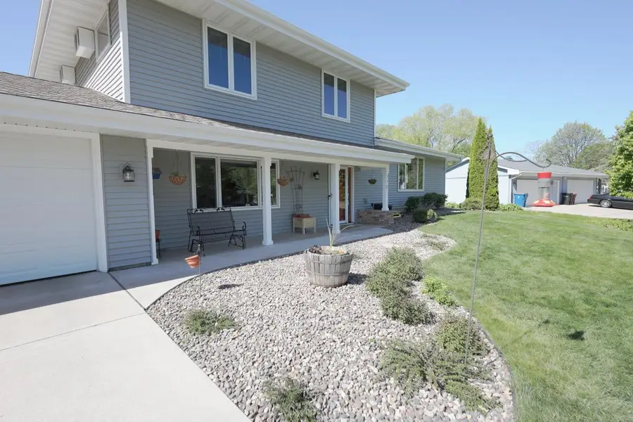 716 Eldridge Avenue E, Maplewood, MN 55117 - #2