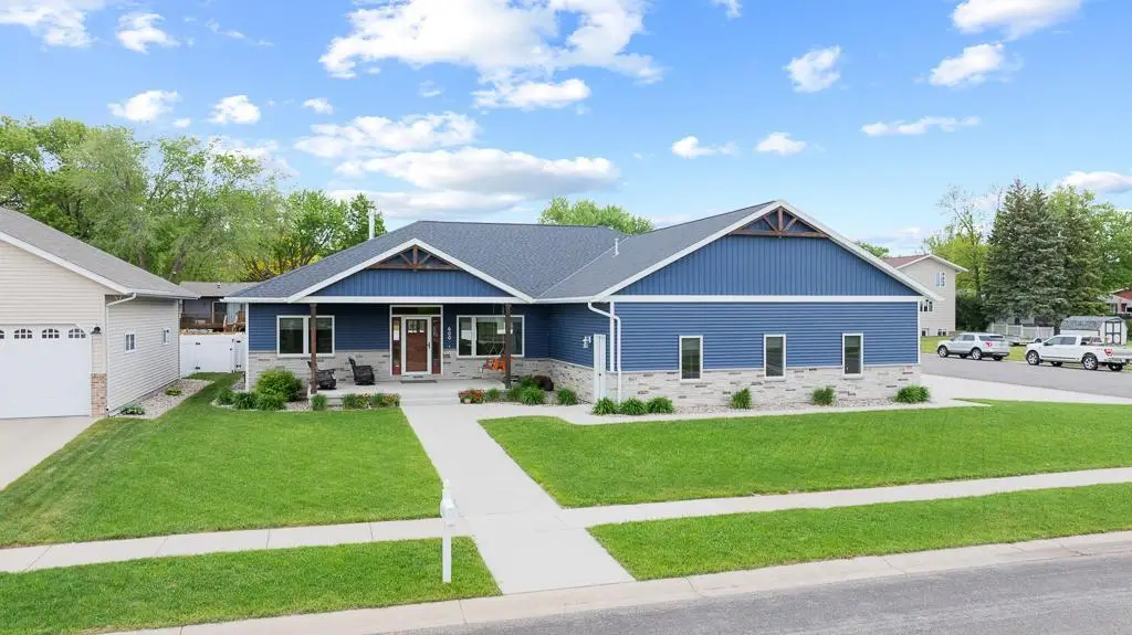 600 Elizabeth Street, Marshall, MN 56258 - #1