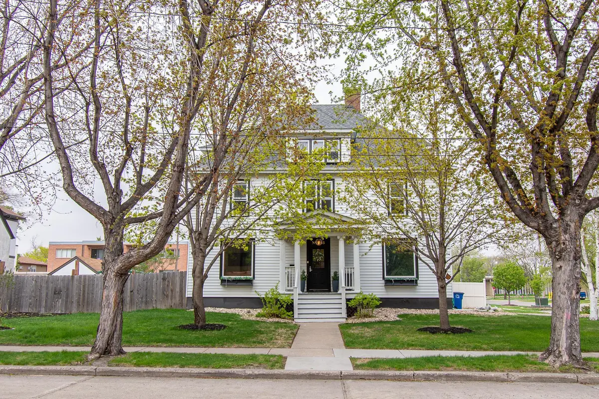 203 7th Street S, Moorhead, MN 56560 - #1
