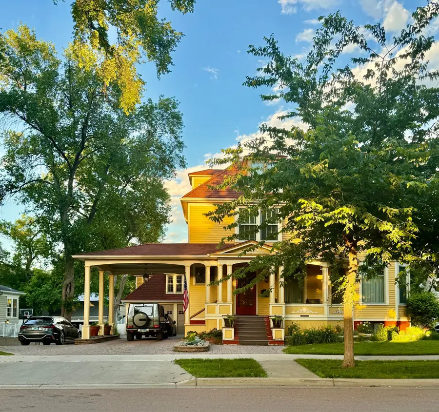 708 8th Street S, Fargo, ND 58103 - #3