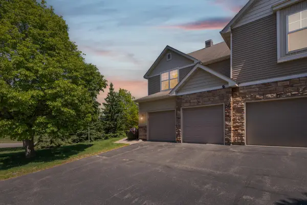 15221 Stonewood Terrace, Burnsville, MN 55306