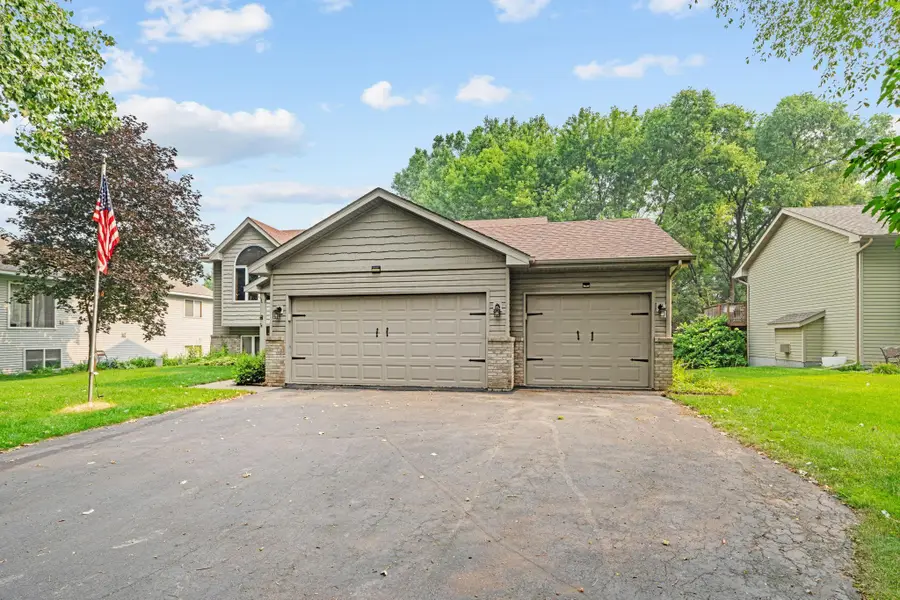 397 Viking Drive E, Little Canada, MN 55117 - #2