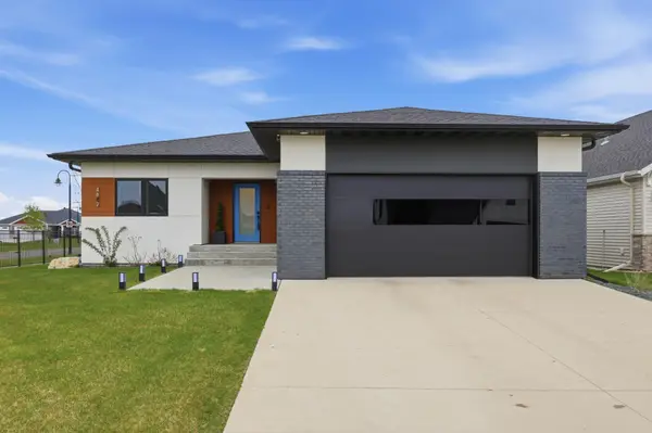 4802 Foxtail Lane S, Fargo, ND 58104