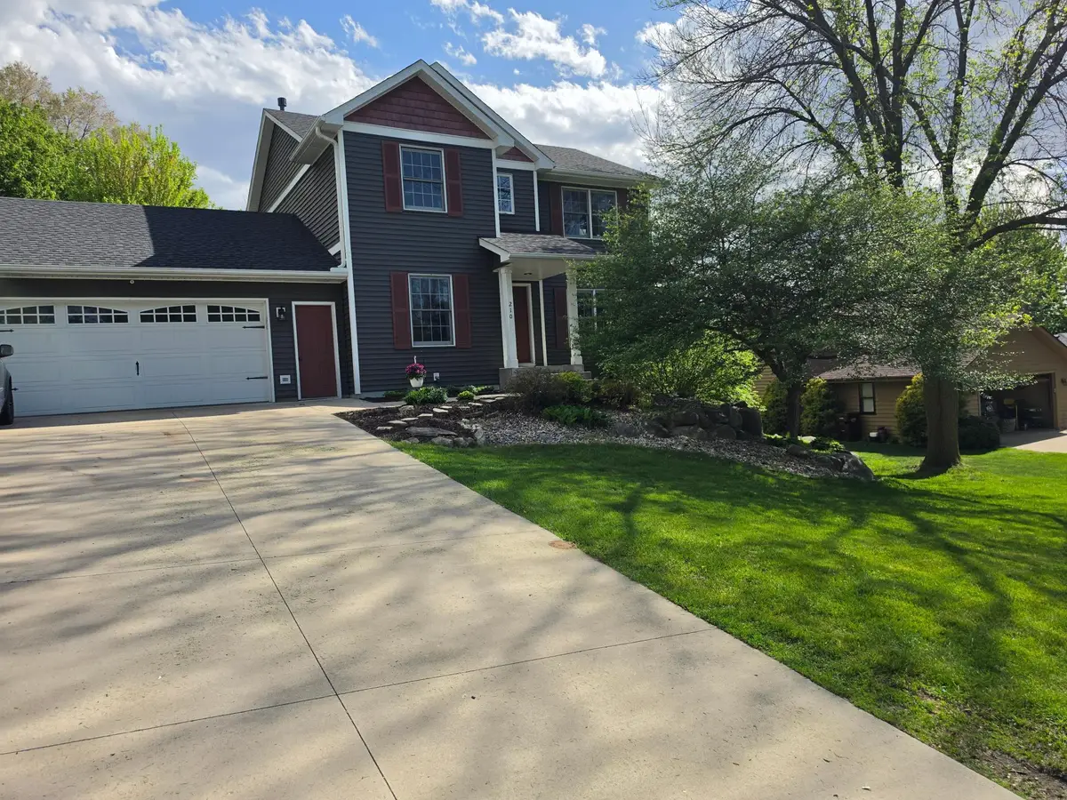 210 10th Street Se, New Prague, MN 56071 - #1