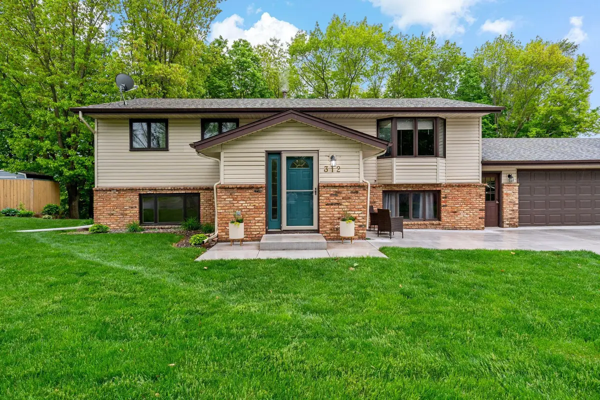 312 Circle Lane Se, Saint Michael, MN 55376 - #1