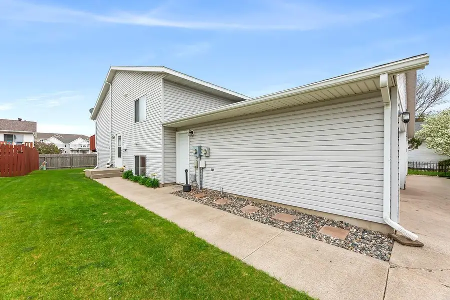 2728 33 1/2 Avenue S, Fargo, ND 58104 - #2