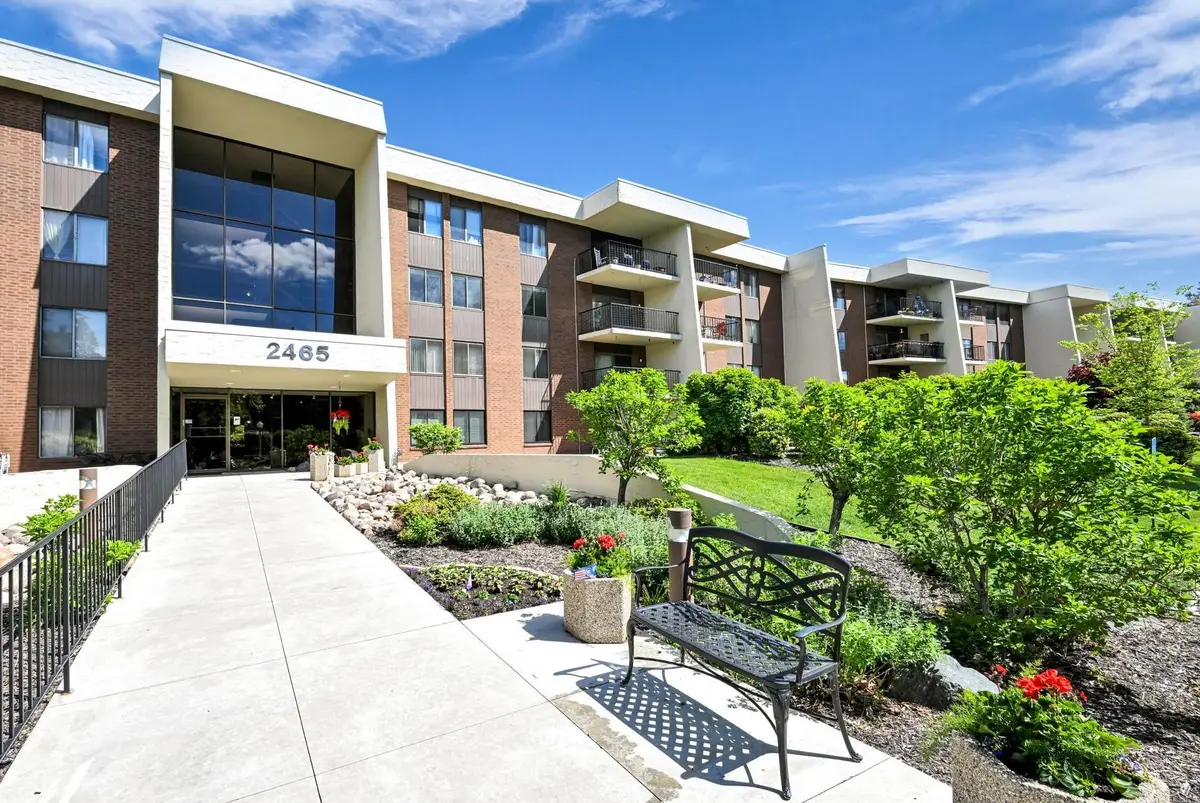 2465 Londin Lane E #106, Maplewood, MN 55119 - #1