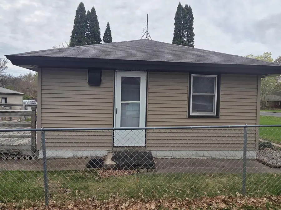 6800 Perry Avenue N, Brooklyn Center, MN 55429 - #3