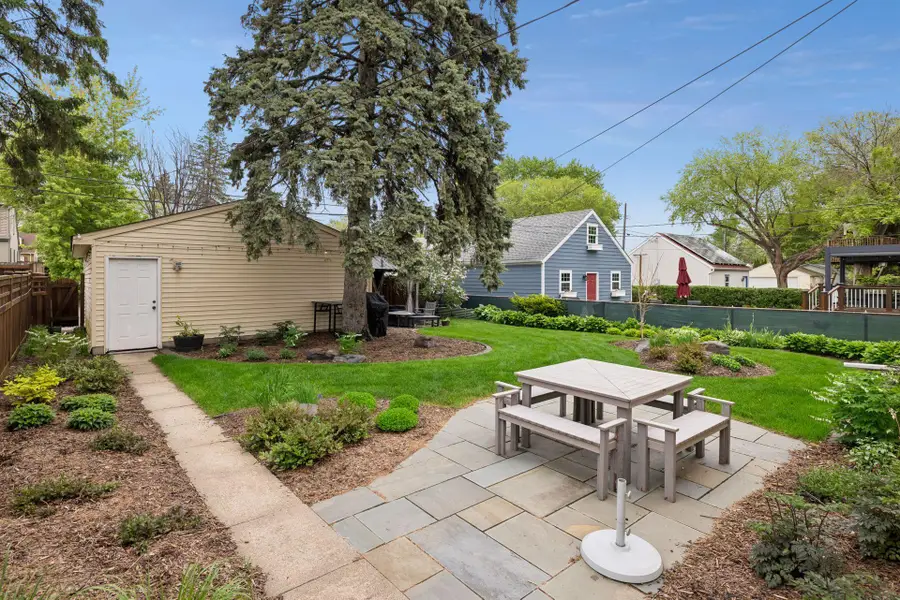 957 Hoyt Avenue W, Saint Paul, MN 55117 - #2