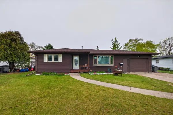 1107 24th Avenue S, Moorhead, MN 56560