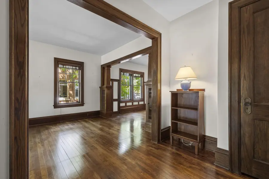 717 5th Street Se #1, Minneapolis, MN 55414 - #3