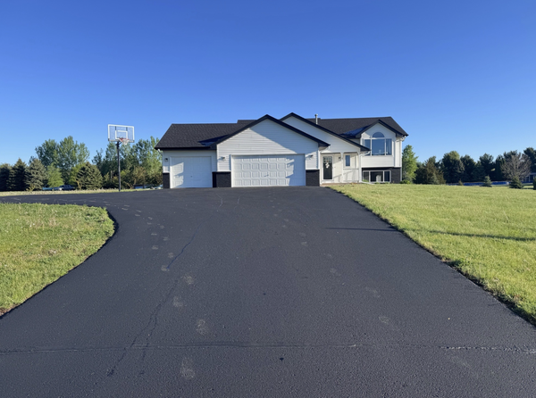 672 Laurie Lane, Hudson, WI 54016
