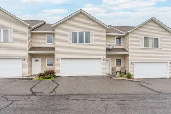 2142 Willow Trail, North Mankato, MN 56003