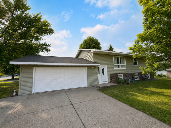 5250 W 9th Street, Winona, MN 55987