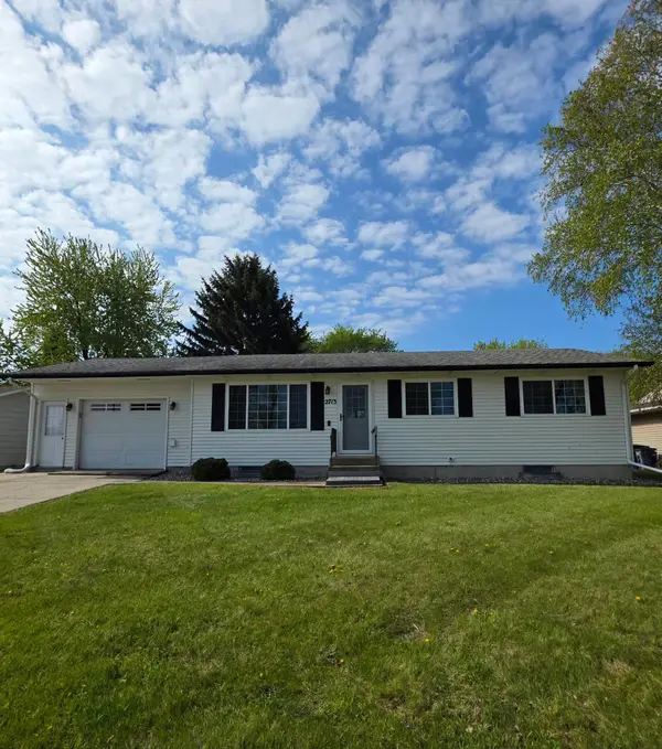 2713 4th Avenue S, Moorhead, MN 56560