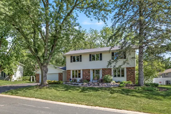 8125 Tierneys Woods Curve, Bloomington, MN 55438