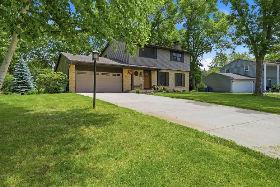 2400 Cavell Avenue N, Golden Valley, MN 55427 - #3