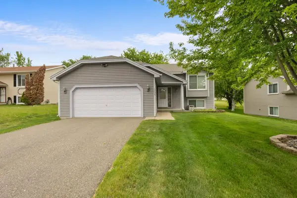 2408 Crestmount Lane, Burnsville, MN 55306