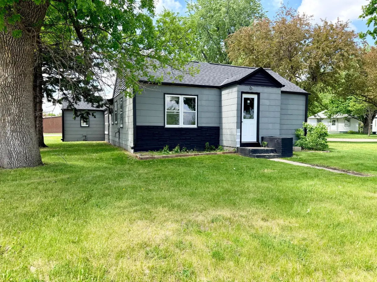 1857 1st Avenue, Worthington, MN 56187 - #1