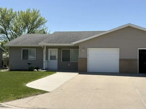 306 11th Avenue Ne, Waseca, MN 56093