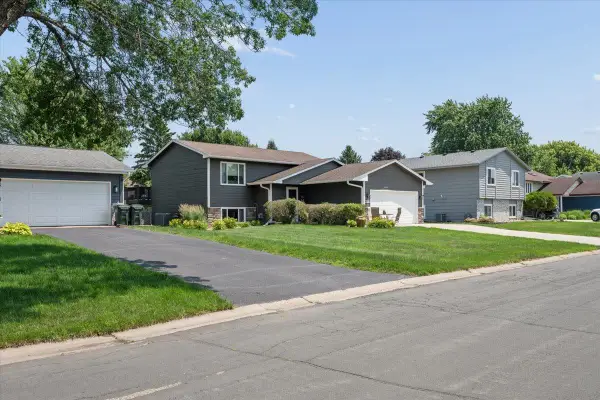 14390 Exley Lane, Apple Valley, MN 55124
