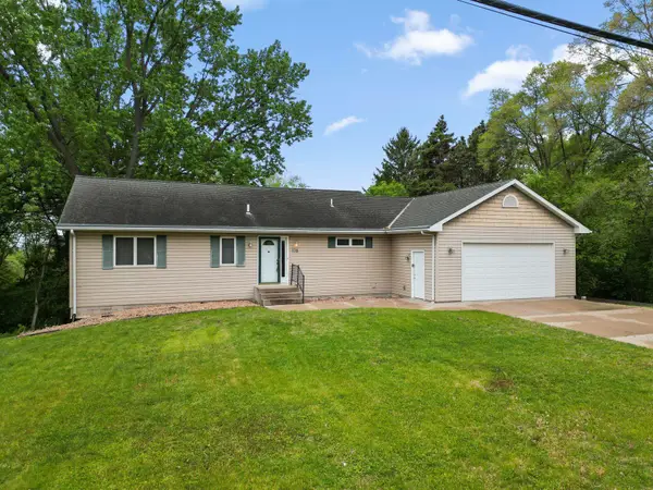 178 Minnesota Avenue, Roseville, MN 55113