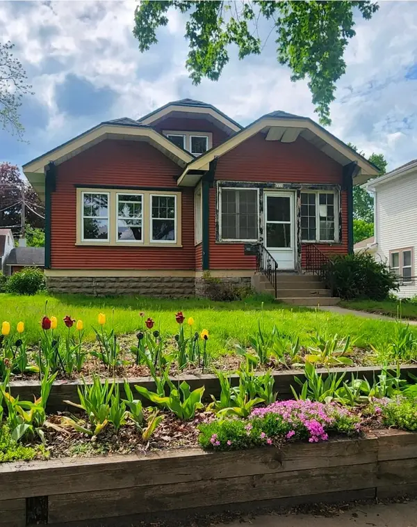 4415 Queen Avenue N, Minneapolis, MN 55412