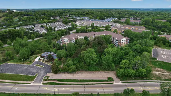 15080 Buck Hill Road, Burnsville, MN 55306