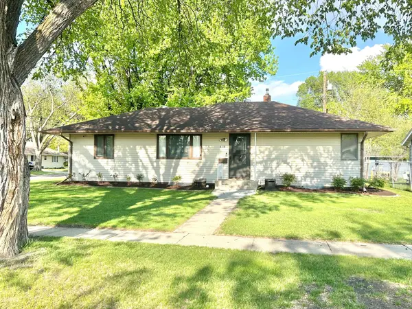 2113 9 1/2 Street N, Fargo, ND 58102