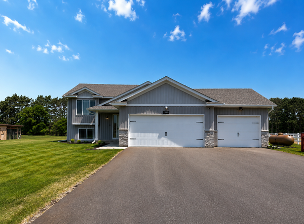 35341 Hastings Street Ne #798, Cambridge, MN 55008