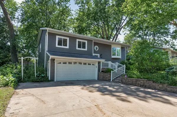 128 Birchwood Drive N, Stillwater, MN 55082