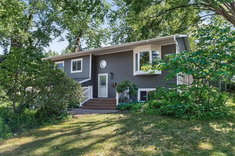 128 Birchwood Drive N, Stillwater, MN 55082 - #2