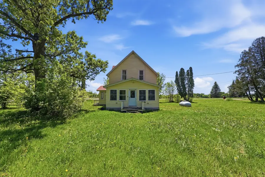 8005 381st Avenue Nw, Dalbo, MN 55017 - #3