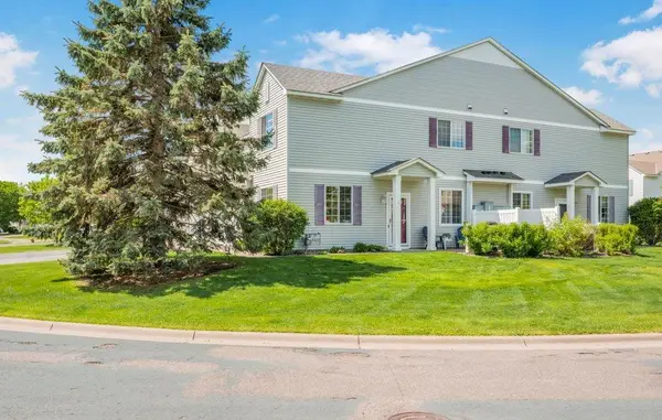 13050 Europa Trail Way N #E, Hugo, MN 55038