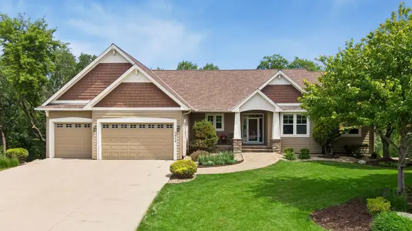3958 Greystone Ridge, Eagan, MN 55122