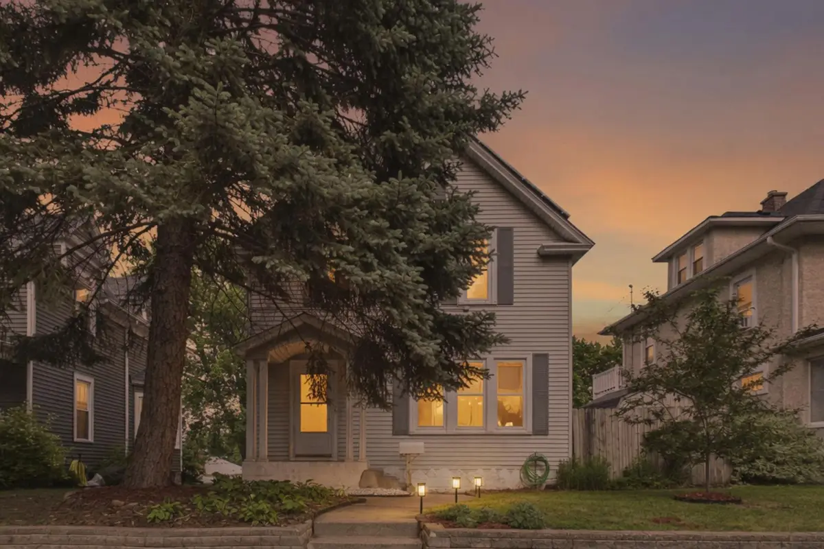 121 4th Avenue S, South Saint Paul, MN 55075 - #1