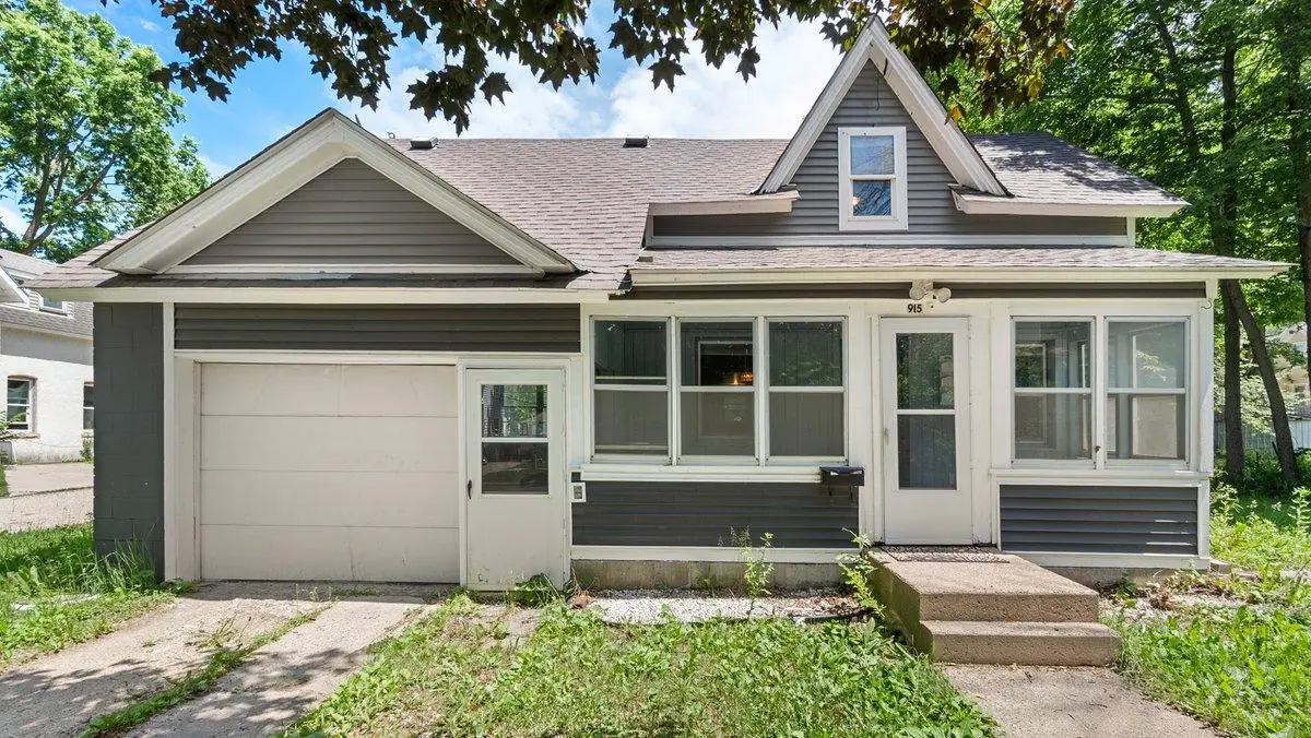 915 3rd Avenue Nw, Faribault, MN 55021 - #1