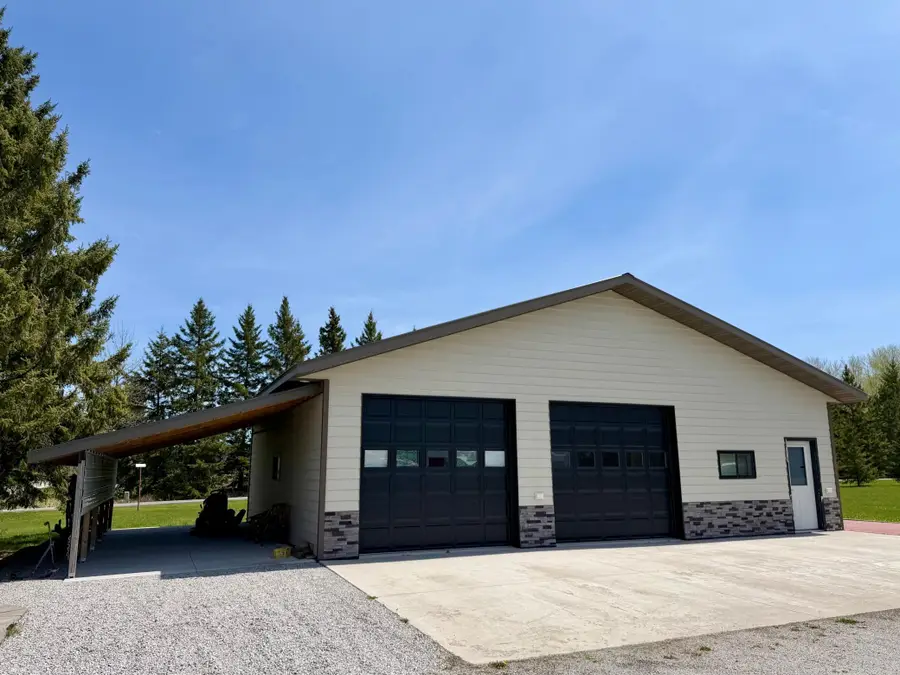 752 Hallberg Street Sw, Warroad, MN 56763 - #2